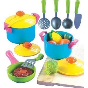 100588_small-world-toys-living-young-chef-cookware-set.jpg