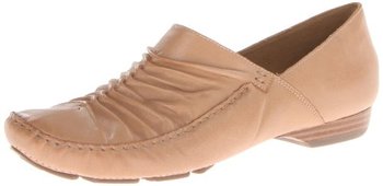 101458_clarks-women-s-fara-adele-moccasin-beige-7-5-m-us.jpg