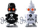 107004_suck-uk-salt-and-pepper-robot-shakers.jpg