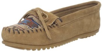 1076_minnetonka-women-s-471k-moccasin.jpg