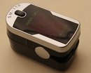 119079_finger-pulse-oximeter-sm-110-with-carry-case-and-neck-wrist-cord.jpg