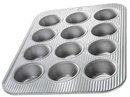 159953_usa-pan-bakeware-aluminized-steel-12-cup-cupcake-muffin-pan.jpg