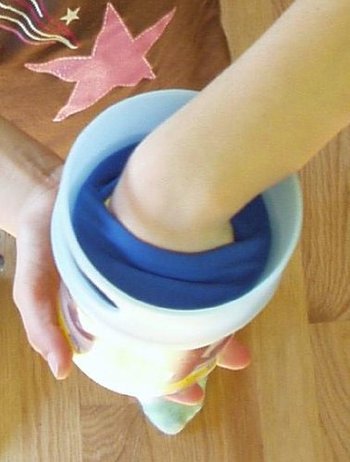 16197_munchie-mug-top-rated-spill-resistant-snack-cup-for-toddlers-ages-1-to-4-years-made-in-america-bpa-and-phthalate-free-fda-compli.jpg