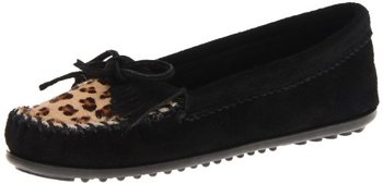 16335_minnetonka-women-s-leopard-kilty-moccasin.jpg