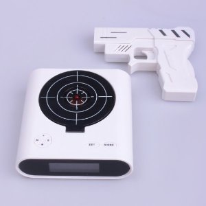 2228_neewer-laser-gun-target-alarm-waken-desk-clock-gadget-novelty.jpg