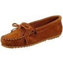 2363_minnetonka-women-s-kilty-moccasin.jpg